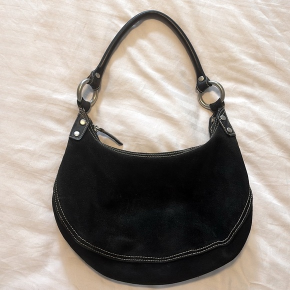 ⭐️ Beautiful Vintage Croissant Cow Leather Purse from GAP - Picture 2 of 9